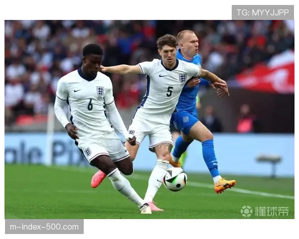 英格兰中卫搭档存悬念 马奎尔斯通斯经验对决格伊孔萨活力